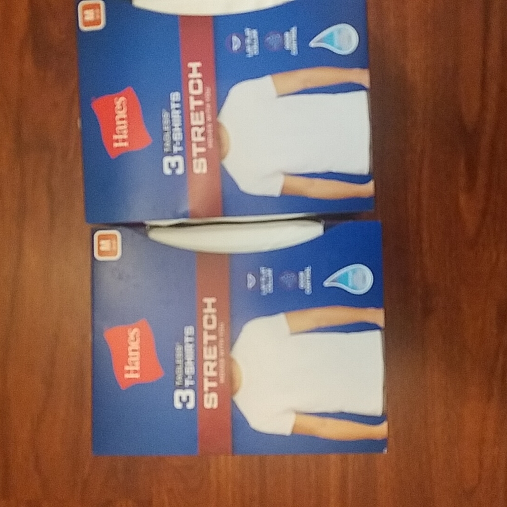 Men's Hanes T-shirts Size Medium 2Pack